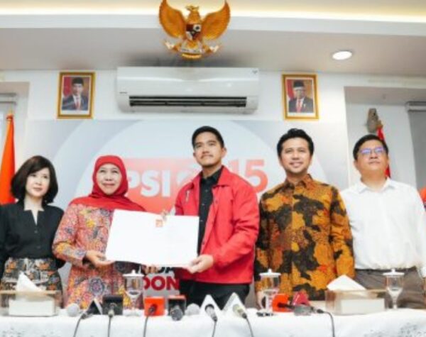 Resmi! PSI Usung Khofifah-Emil di Pilgub Jatim