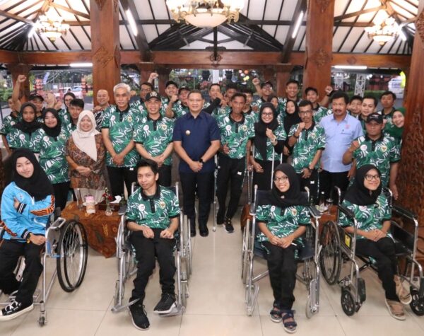 Pj Wali Kota Batu Lepas Keberangkatan 15 Atlet Paralimpik Kota Batu Tingkat Provinsi Jatim