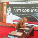 Pemkab Mojokerto Tandatangani Pakta Integritas Dihadapan KPK, Untuk Jalankan Pemerintahan yang Bersih