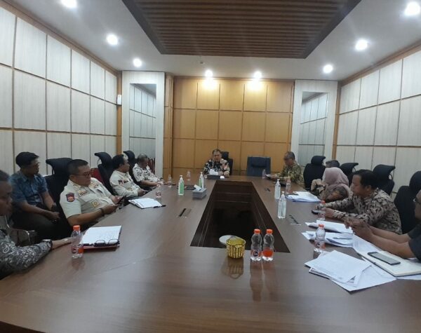 Satpol PP Kota Batu Bakal Tindak Tegas Atribut Parpol Pilwali 2024 yang Tak Sesuai Aturan