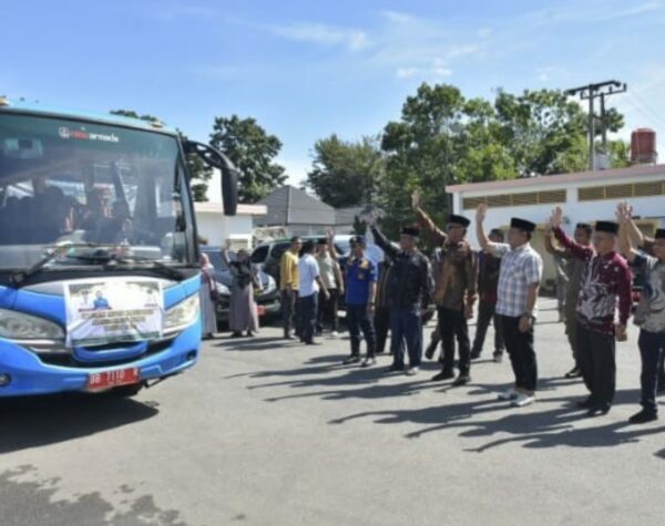 Lepas Keberangkatan 47 Kafilah ke MTQ Tingkat Sumut, Ini Pesan Bupati Madina