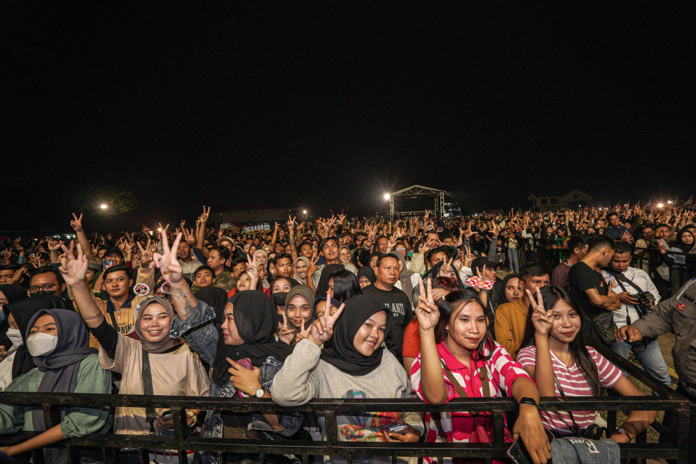 Ribuan warga Mojokerto banjiri Pesta Rakyat Hari Jadi ke-106 Kota Mojokerto bangkitkan geliat UMKM (Kominfo Kota Mojokerto)