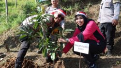 Jelang HUT Ke-78 Bhayangkara, Polres Batu Baksos Penghijauan Tanam Ratusan Bibit Pohon Buah