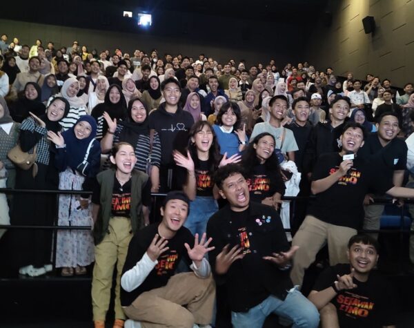 Membludak! Ratusan Penonton Mojokerto Antusias Meet and Greet Bareng Pemeran Film Sekawan Limo