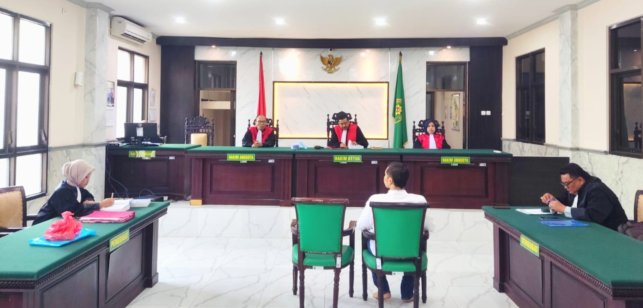 Sidang lanjutan kasus perusakan gembok truk PT SGH di Pengadilan Negeri Mojokerto, Senin (1/8/2024). (Alief Wahdana/kabarterdepan.com)