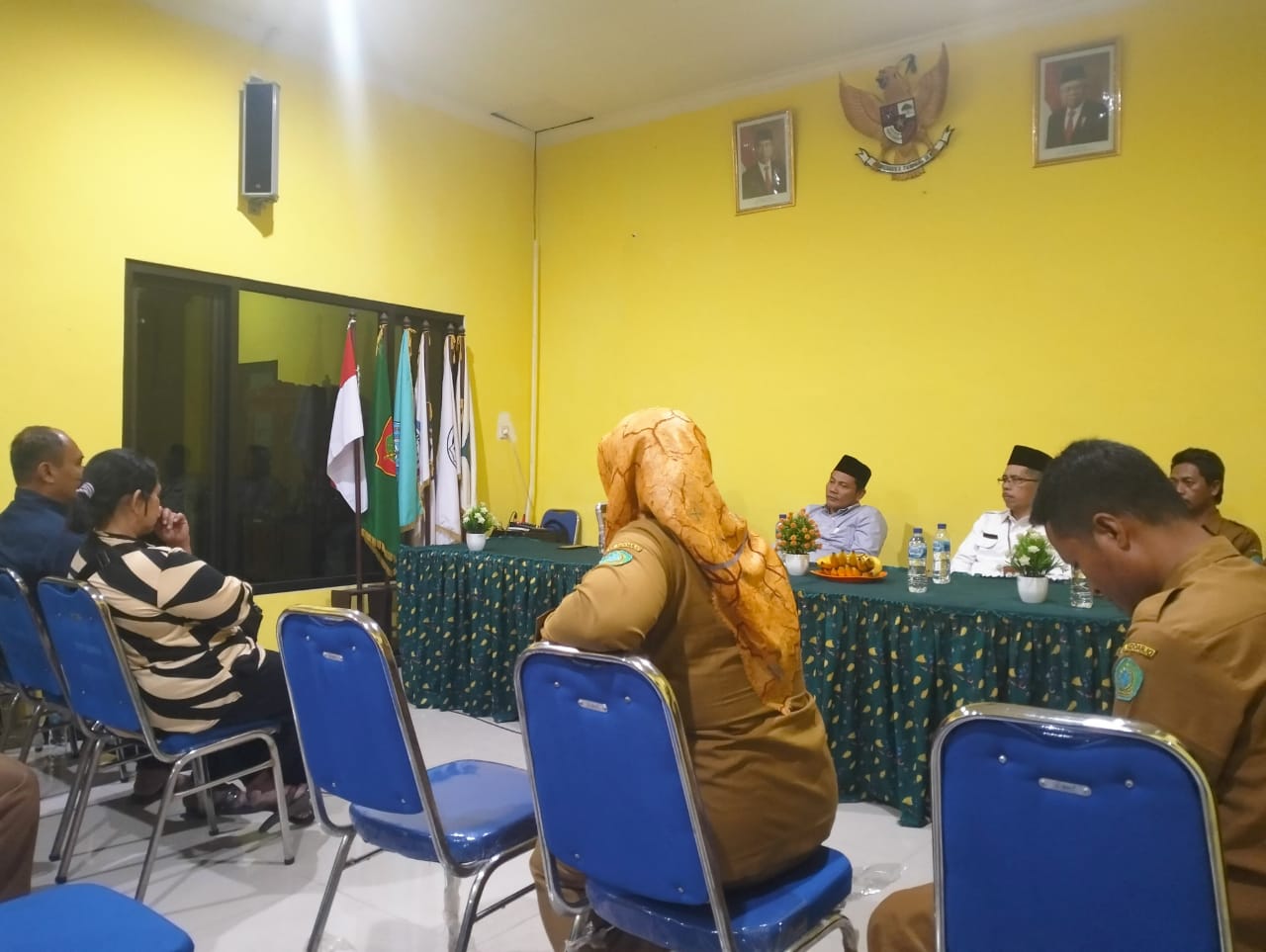 Plt Bupati Sidoarjo, H Subandi menghadiri mediasi pelarangan ibadah di Rumah Doa GPdI Tarik, Desa Mergosari, Kecamatan Tarik, Senin (1/7/2024) (Dokpri)