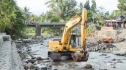 Perbaikan Jembatan Kemuningsari Lor Mendapat Perhatian Bupati Jember