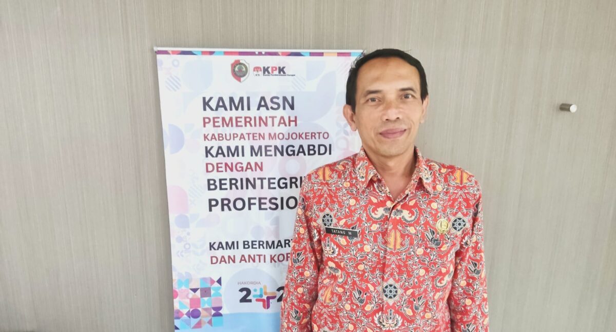 Kepala Badan Kepegawaian dan Pengembangan Sumber Daya Manusia (BPSDM) Pemkab Mojokerto Tatang Mahendrata saat dikonfirmasi, Kamis (4/7/2024). (Alief Wahdana/kabarterdepan.com) 