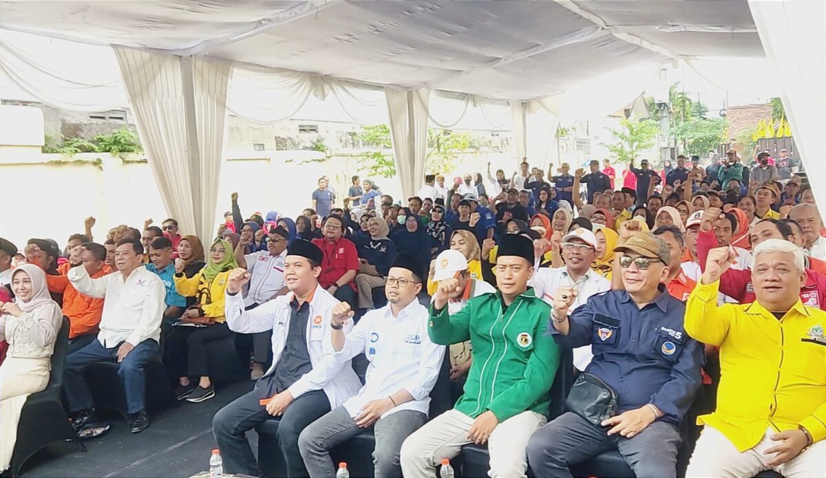 Peserta Deklarasi Partai Politik untuk Ning Ita. (Alief Wahdana/kabarterdepan.com) 