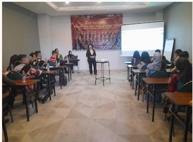 Pembekalan finalis Gus dan Ning Jember. (Lana/kabarterdepan.com) 