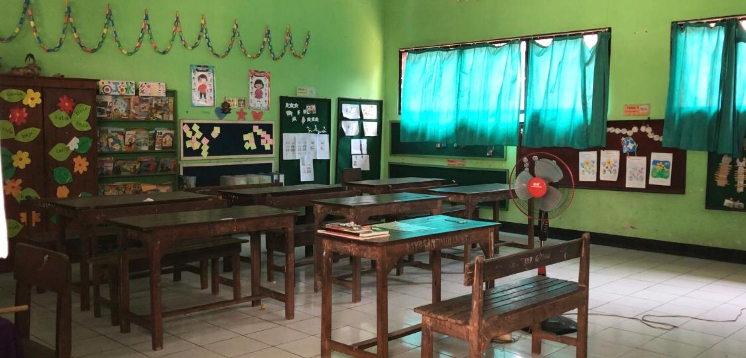 Kondisi ruang kelas SDN Kauman di Kecamatan Mojosari, Kabupaten Mojokerto yang hanya mendapatkan 5 siswa baru pelaksanaan Penerimaan Perserta Didik Baru (PPDB) tahun ajaran (2024-2025) (Andy / Kabarterdepan.com)