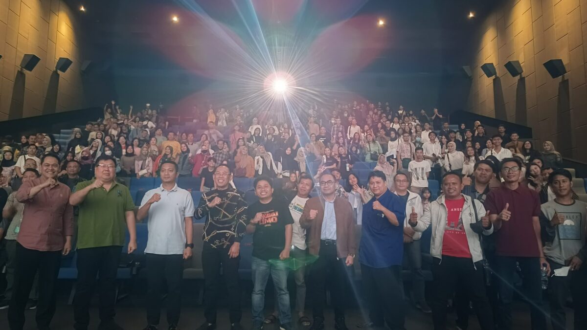 Kemeriahan Nobar Sekawan Limo dengan Kabar Terdepan dan Tirto Agung Motor Group di CGV Sunrise Mall, Senin (15/7/2024) malam (Andy /  Kabarterdepan.com) 