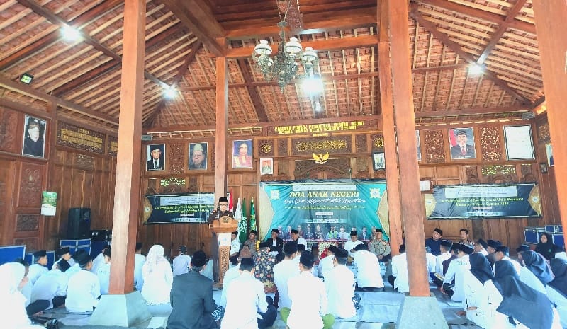 IMG 20240716 WA0074 1 Kegiatan sosial percepatan penurunan stunting BKKBN RI di Ponpes Segoro Agung Mojokerto, Selasa (16/7/2024). (Alief Wahdana/kabarterdepan.com)