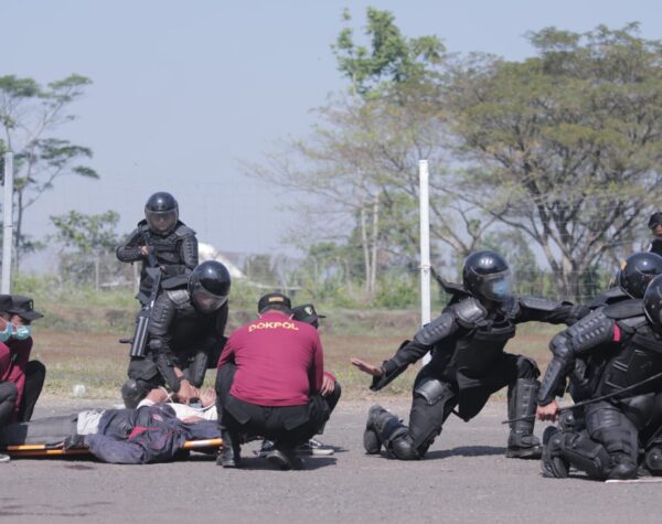 850 Personel Ikut Simulasi Pengamanan Pilkada di Jember