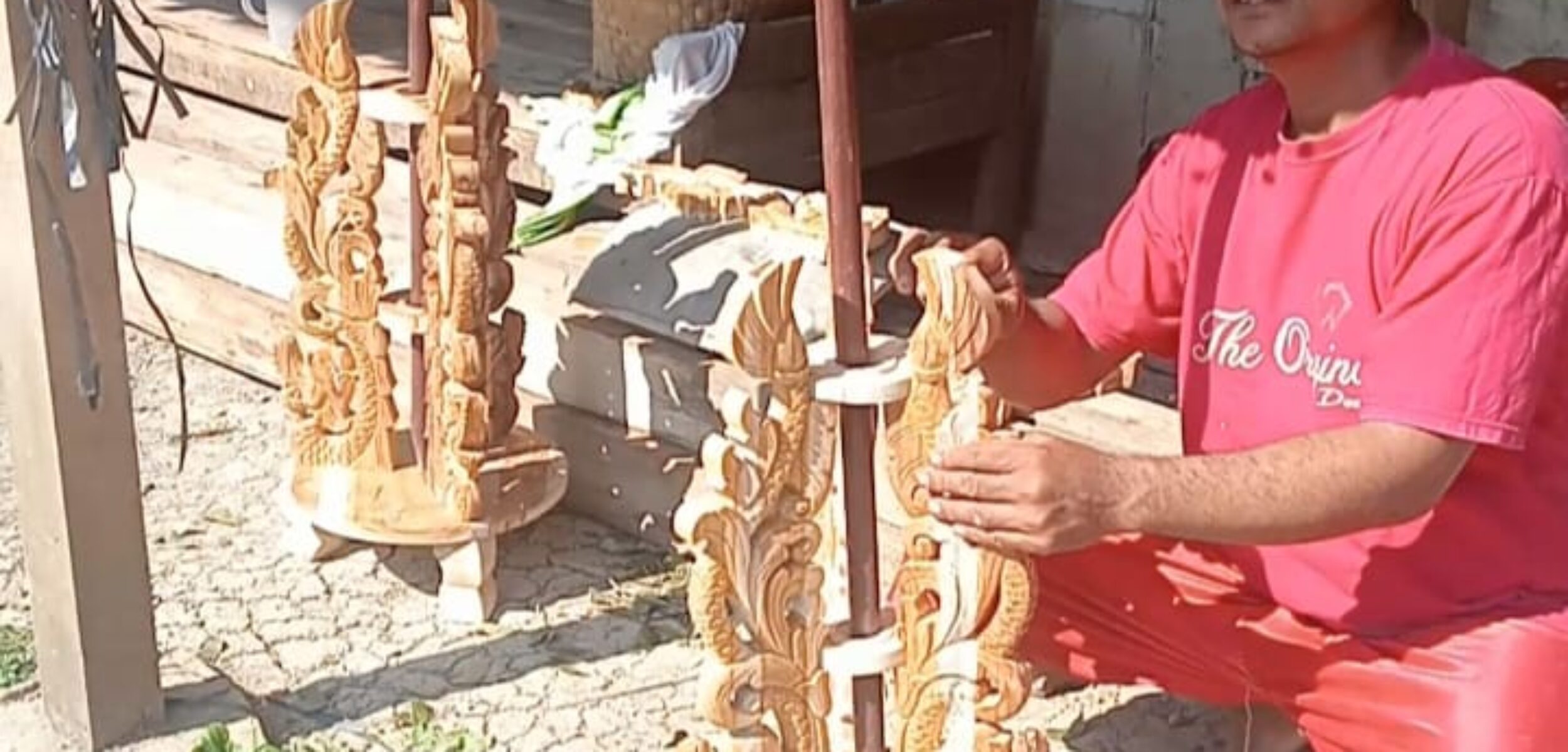 Menengok Pelestarian Budaya Jawa Ala UMKM Ukir Kayu di Sragen