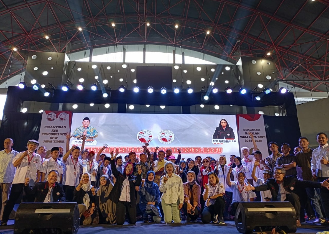 Bacalon Wali Kota Batu, Setya Gunawan, saat tengah sesi foto bersama usai Deklarasi Akbar. (Yan/kabarterdepan.com) 
