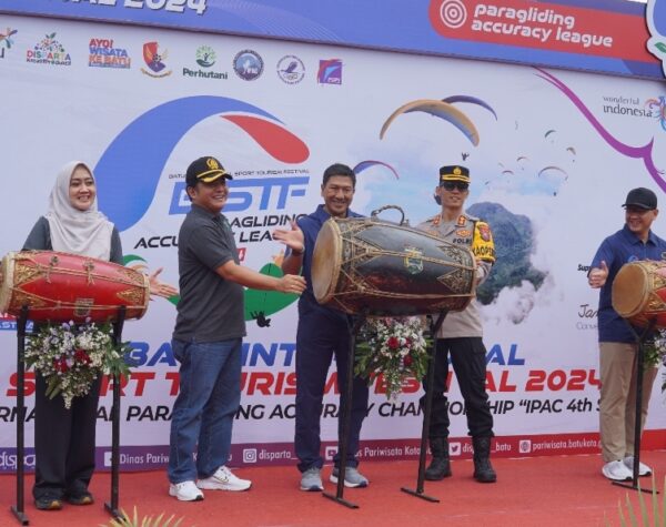 62 Atlet dari Tiga Negara Tanding di Kejuaraan Paralayang Internasional IPAC 2024 di Kota Batu