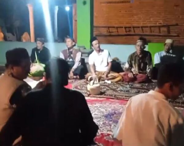 Ruwah Dusun Tuwiri Mojokerto di Punden Mbah Gading Sang Penasihat Kerajaan Majapahit Berlangsung Khidmat