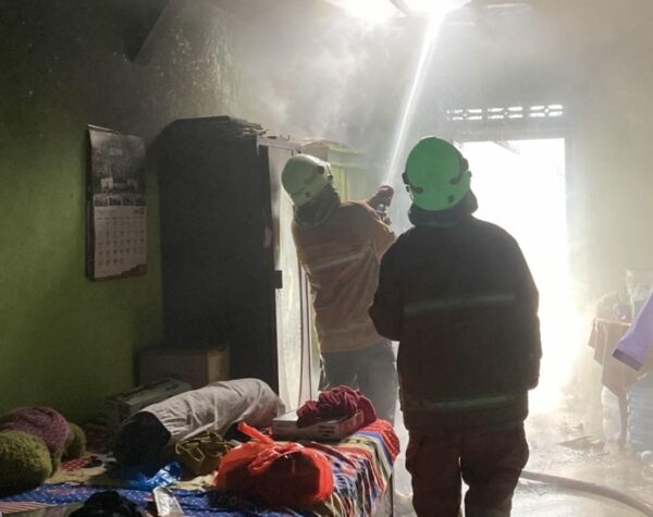 Dapur Warga Mojokerto Terbakar, Diduga Korsleting Listrik