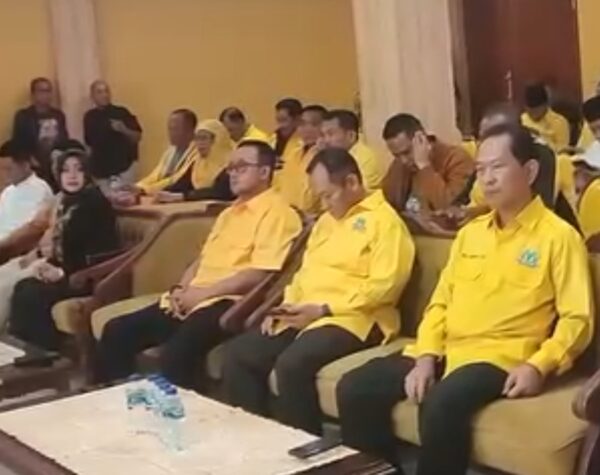 Termasuk Ikfina-Gus Dulloh, 12 Bacakada Jatim ini Terima Surat Tugas hingga SK dari Golkar