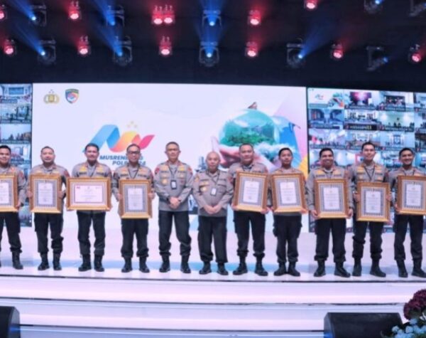 KemenPAN-RB Beri Apresiasi Polres Malang Kota dengan Penghargaan Pelayanan Publik Terbaik