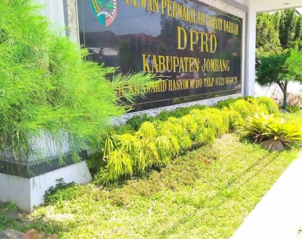 Siap Maju Pilbup Jombang 2024, Pj Bupati Sugiat Mundur dari Jabatannya