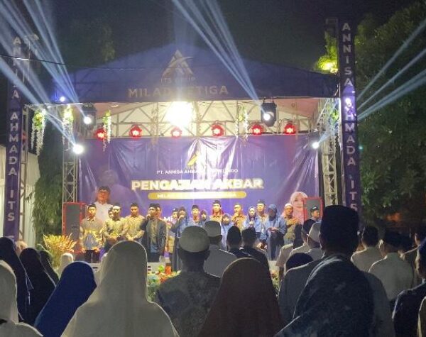 Ratusan Jemaah Mojokerto Hadiri Pengajian Akbar Bersama Gus Miftah