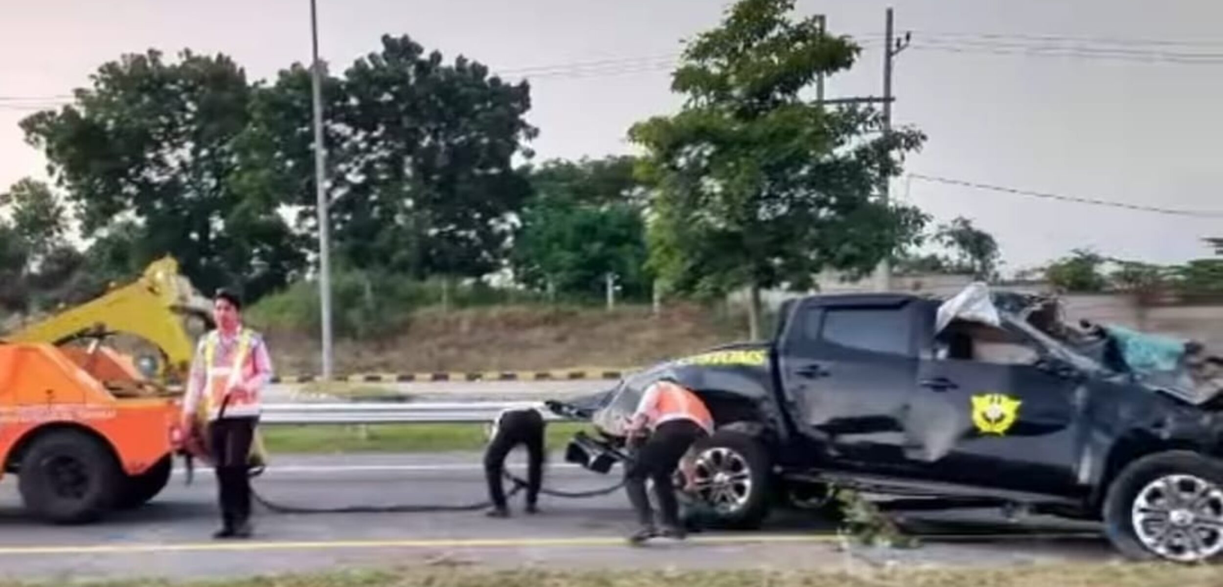 Kejar Kendaraan Bawa Rokok Ilegal, 2 Mobil Kecelakaan di Tol Jombang