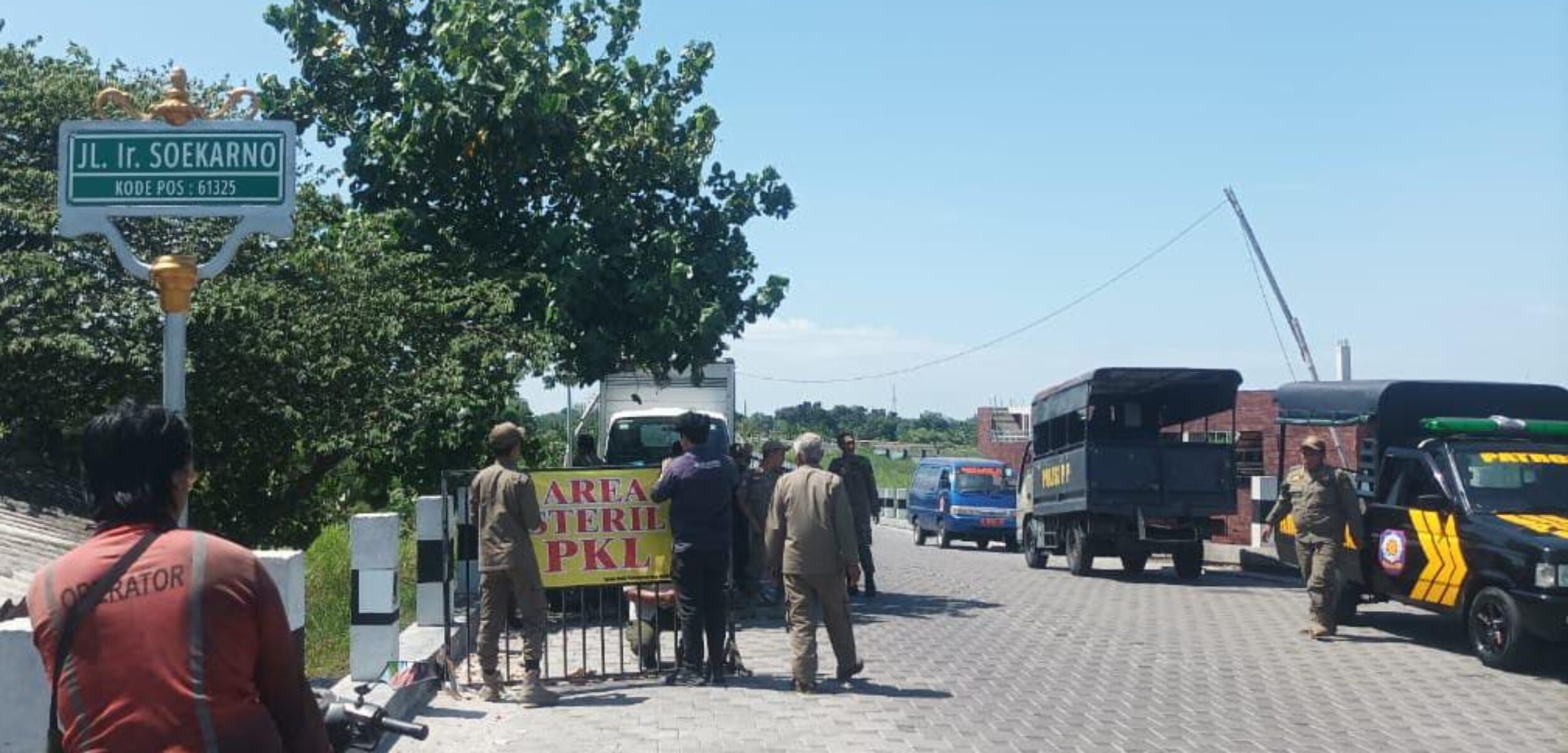 Begini Solusi Dari Satpol PP Kota Mojokerto Setelah Pelarangan Berjualan di Jl. Ir. Soekarno