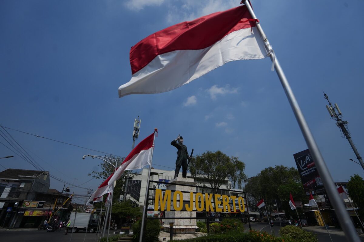 Kota Mojokerto bertabur bendera merah putih sambut HUT ke-79 RI. (Diskominfo Kota Mojokerto for kabarterdepan.com) 