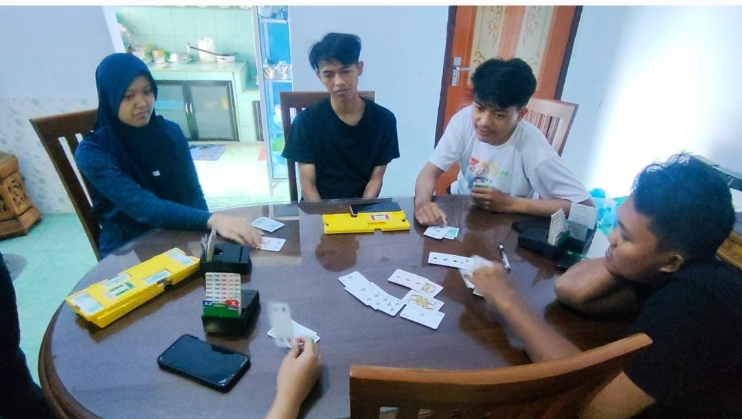 Persiapan kejuaraan nasional Bridge di Jember. (Lana/kabarterdepan.com) 