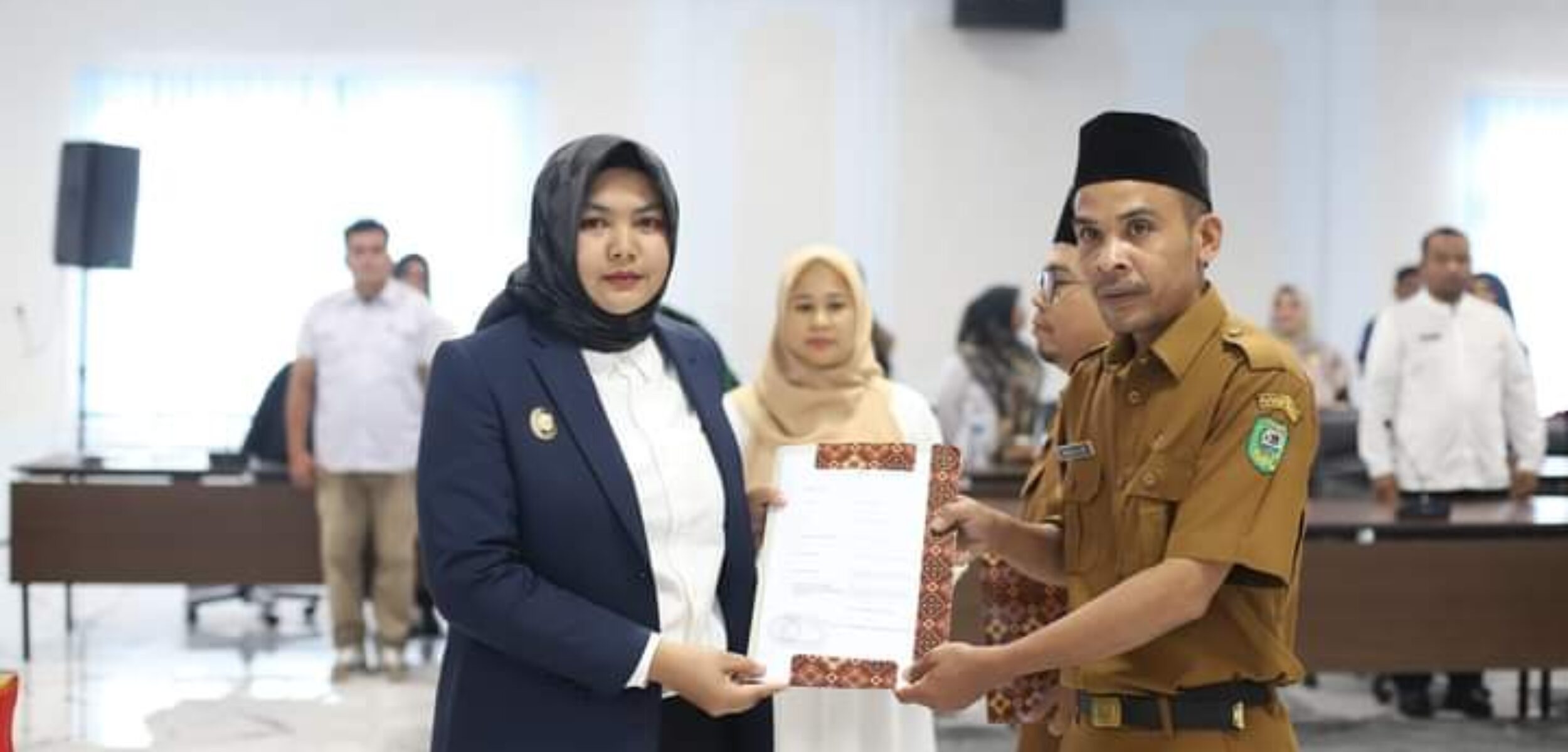 Lantik 9 Kepsek dan 11 Kapus, Ini Pesan Wabup Madina