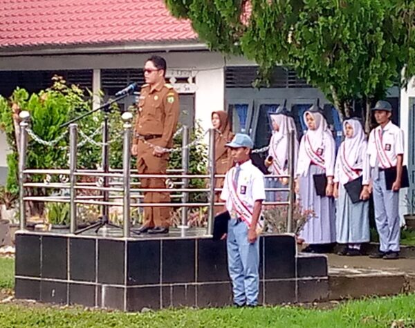 Camat Siabu Madina Beri Motivasi dan Apresiasi Prestasi Siswa SMAN 1 Siabu