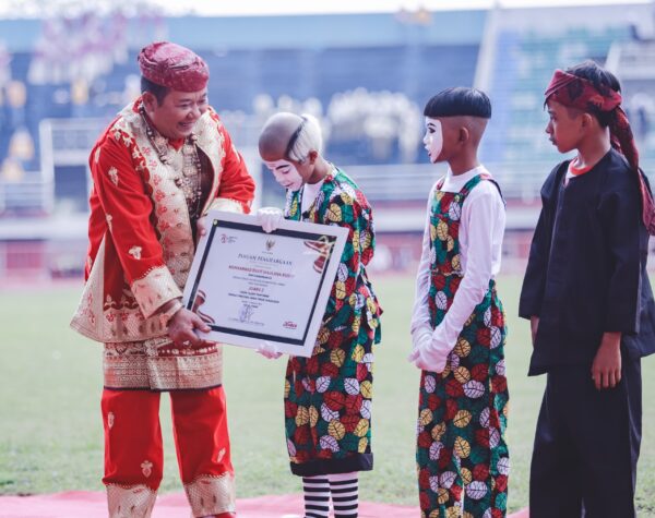 Upacara HUT RI di Jember Diikuti 20 Ribu Peserta, Ada Insiden Sepatu Paskibraka Lepas