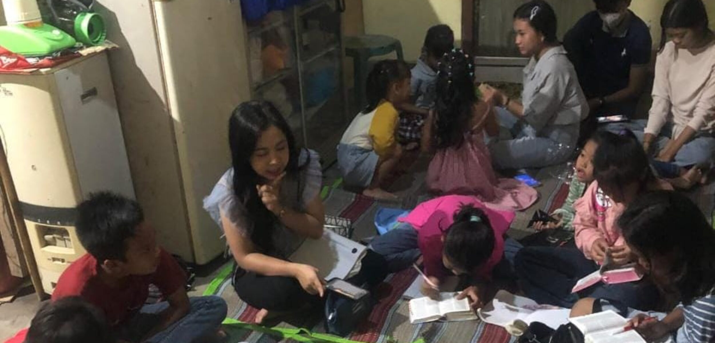 IMB GPdI Tarik Sidoarjo Dipersulit, Anak-anak Ibadah Minggu di Dapur