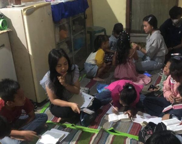 IMB GPdI Tarik Sidoarjo Dipersulit, Anak-anak Ibadah Minggu di Dapur