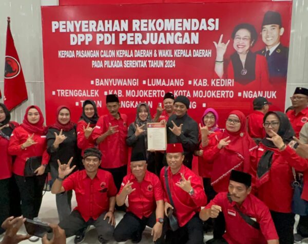 Resmi! Ikfina-Gus Dulloh Raih Rekom PDIP di Pilkada Mojokerto