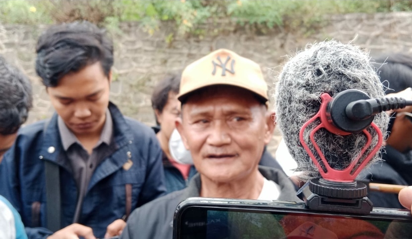 IMG 20240801 154612 1 Markus Yulianto, Ketua RT.1, RW.2 Perumahan Bunga Tanjung, Dusun Jeding, Desa Junrejo, Kecamatan Batu, Kota Batu, saat diwawancarai awak media. (Yan)