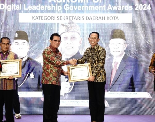 Sekda Kota Mojokerto Raih Penghargaan Sekretaris Daerah Terbaik Se-Indonesia