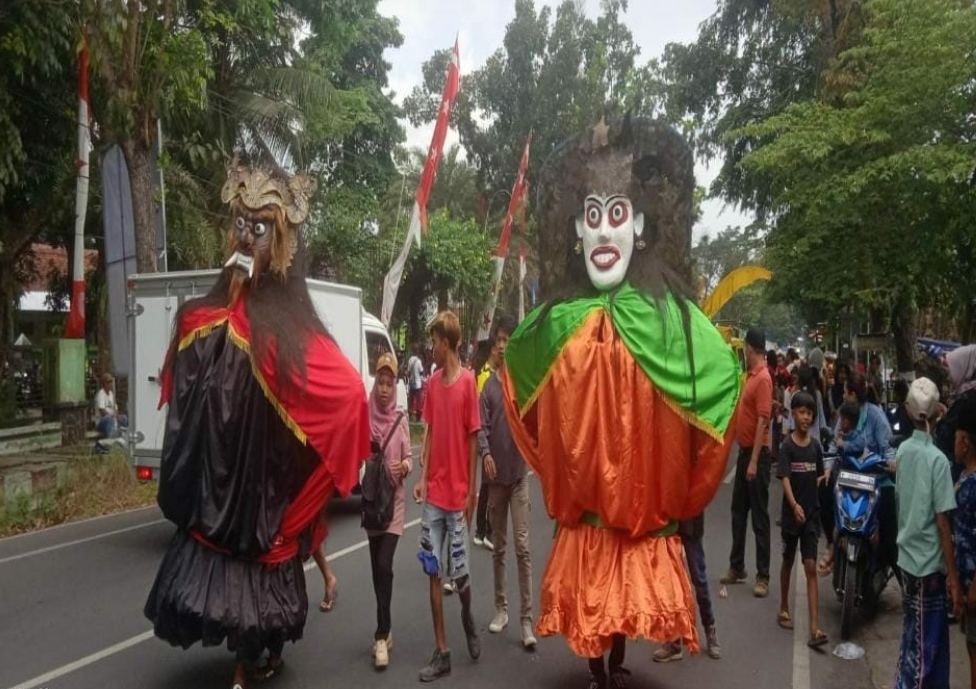 Kesenian tradisional di kecamatan Arjasa Jember. (Lana/kabarterdepan.com) 