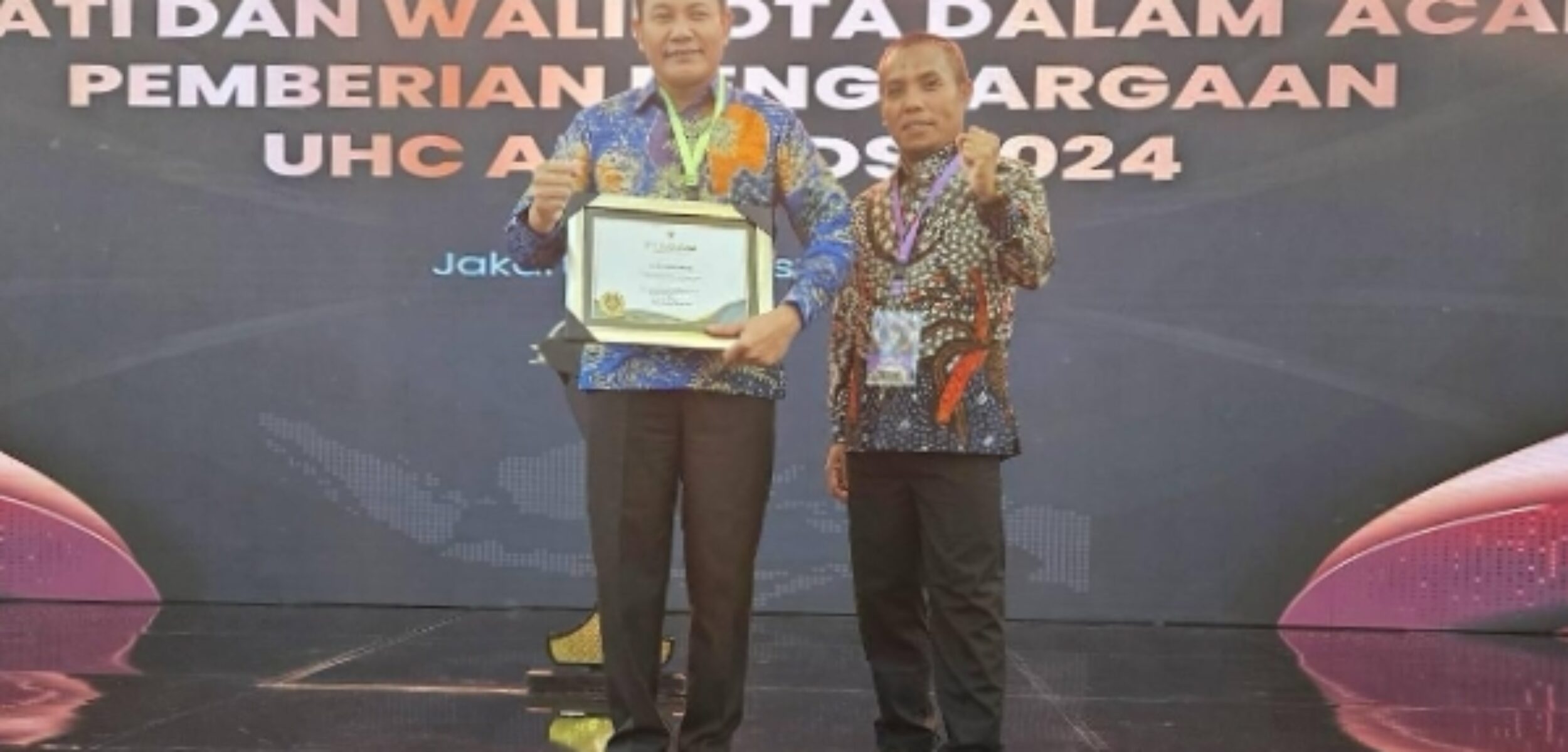 Pemkab Sidoarjo Terima Penghargaan UHC Award 2024, Subandi: Fasilitas Kesehatan Harus Kian Optimal
