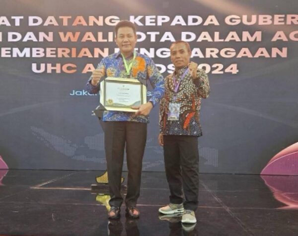 Pemkab Sidoarjo Terima Penghargaan UHC Award 2024, Subandi: Fasilitas Kesehatan Harus Kian Optimal