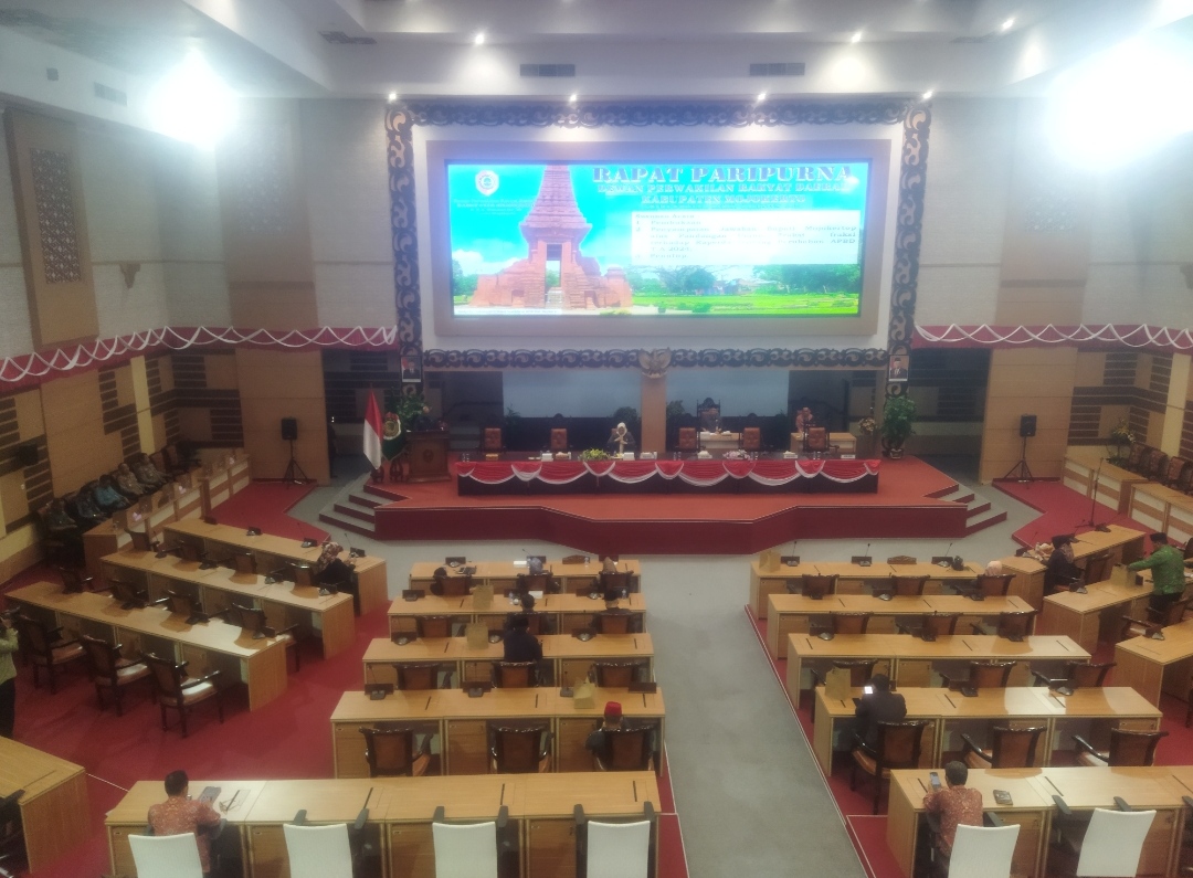 Sidang paripurna DPRD Kabupaten Mojokerto, Kamis (8/8/2024). (Redaksi/kabarterdepan.com) 