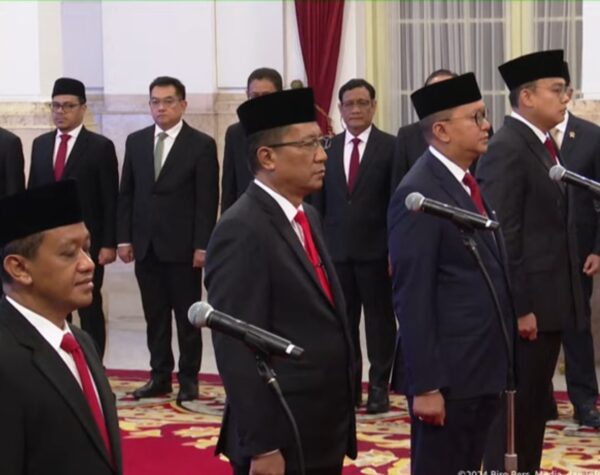 Jelang Akhir Masa Jabatan, Jokowi Reshuffle Kabinet, Ini Daftarnya