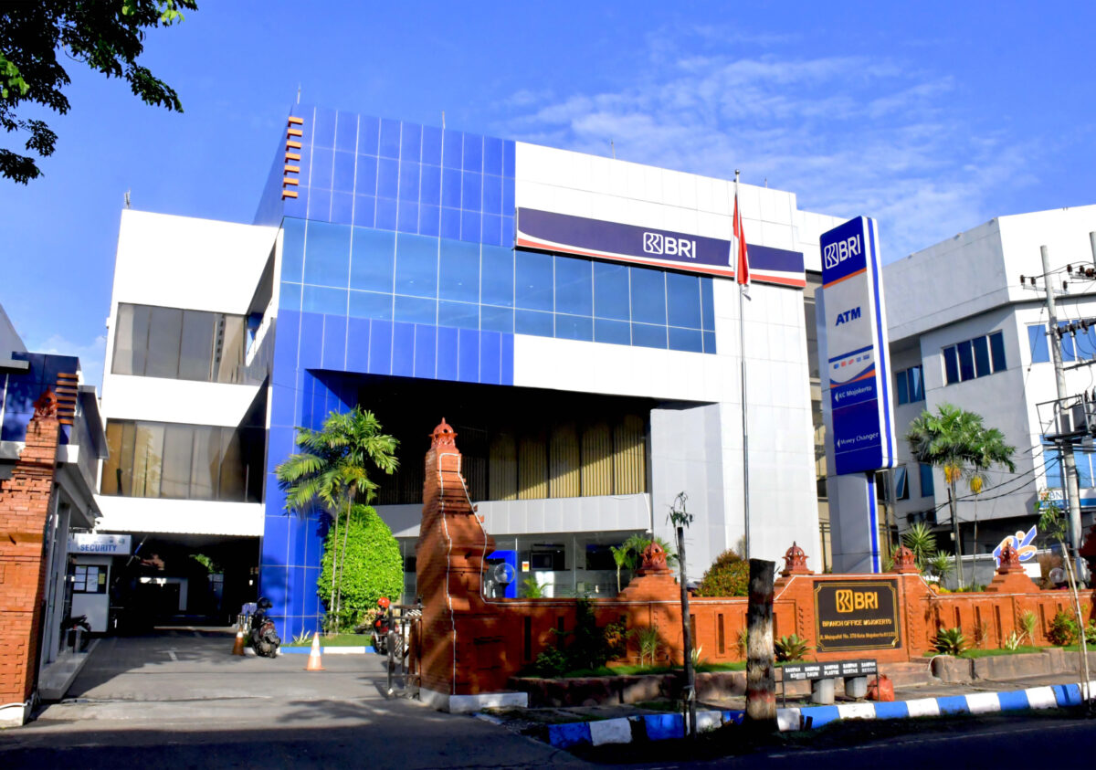 BRI Kantor Cabang Mojokerto (Redaksi / Kabarterdepan.com) 