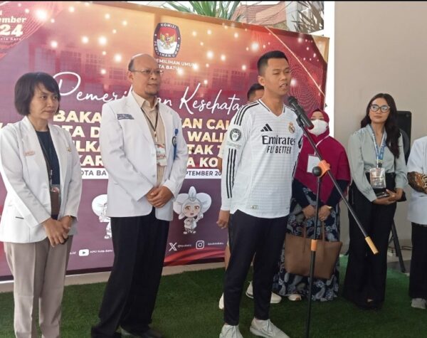 Pilkada Kota Batu, Pasangan ‘GURU’ 4 Jam Jalani Pemeriksaan Kesehatan