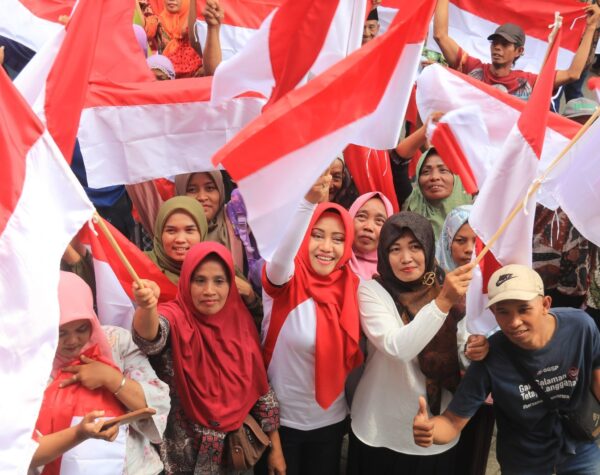 Peringati HUT Ke-79 RI, Pemkab Mojokerto Bagikan 1500 Bendera Merah Putih