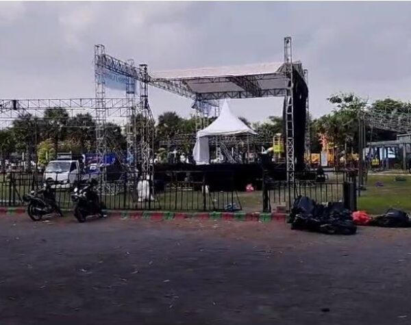 Walaupun Peserta Membludak, Alun-alun Jombang Bersih dari Sampah Usai Jalan Sehat