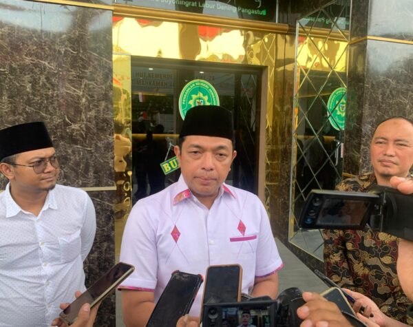Maju Pilgub Jatim, Risma – Gus Hans Akan Daftar ke KPU Malam Ini