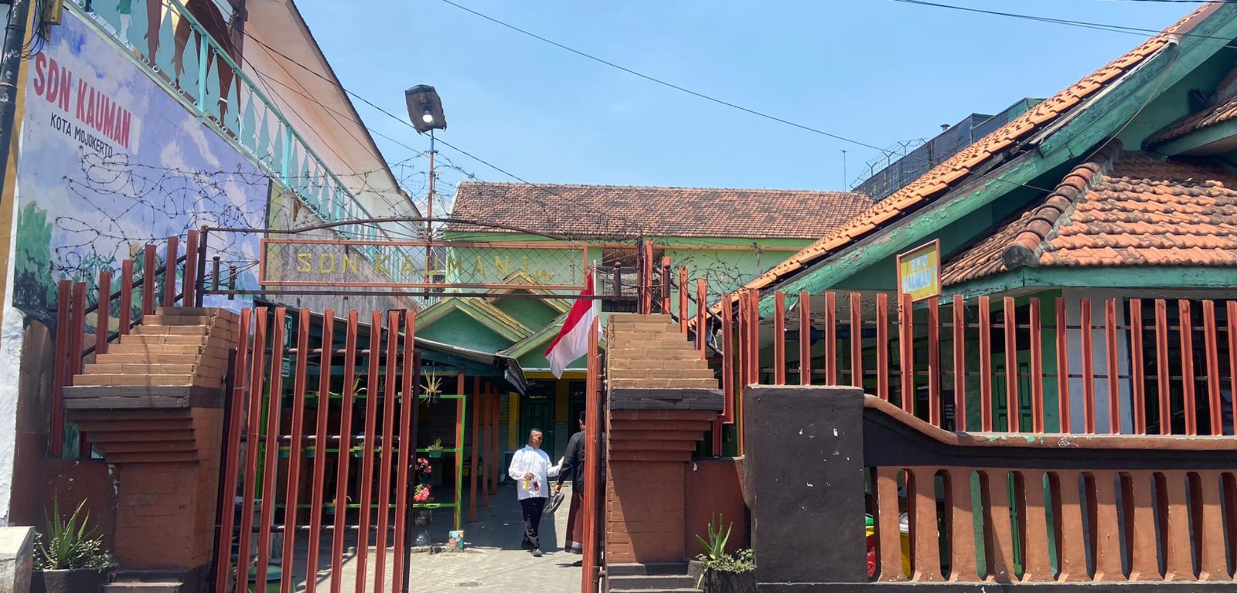 D6F42352 45F9 4770 A8DB 71AE45CE6095